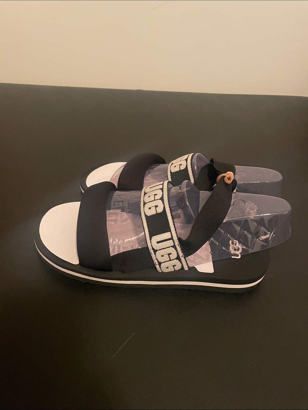 UGG Zuma Sling Sandal Kid’s 5 JB